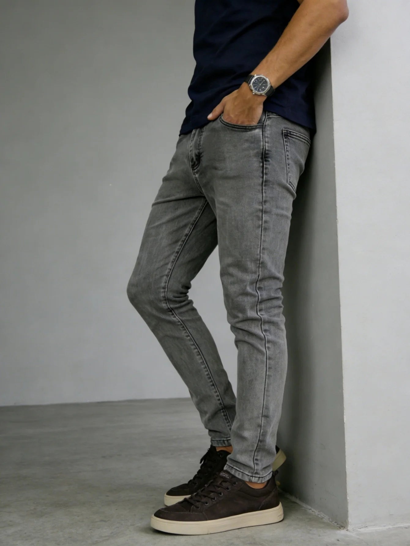 Gray Y2k Drip Slim Fit Jeans For Man Original Unisex Street Casual Denim Pants No accessories or belts included